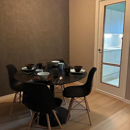 Stylish One-bedroom In The Heart Of