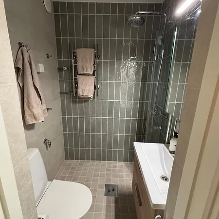 Stylish One-bedroom In The Heart Of *
